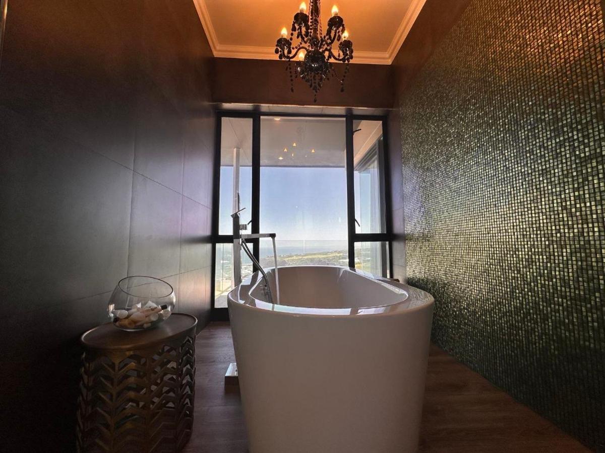 Luxury Home Located On Pinnacle Point Golf Estate มอสเซิลเบย์ ภายนอก รูปภาพ